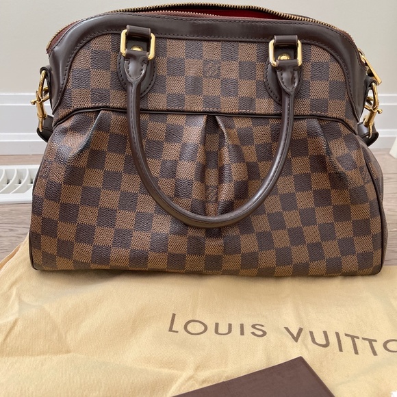 Louis Vuitton TREVI Pm in Damier - Picture 1 of 7